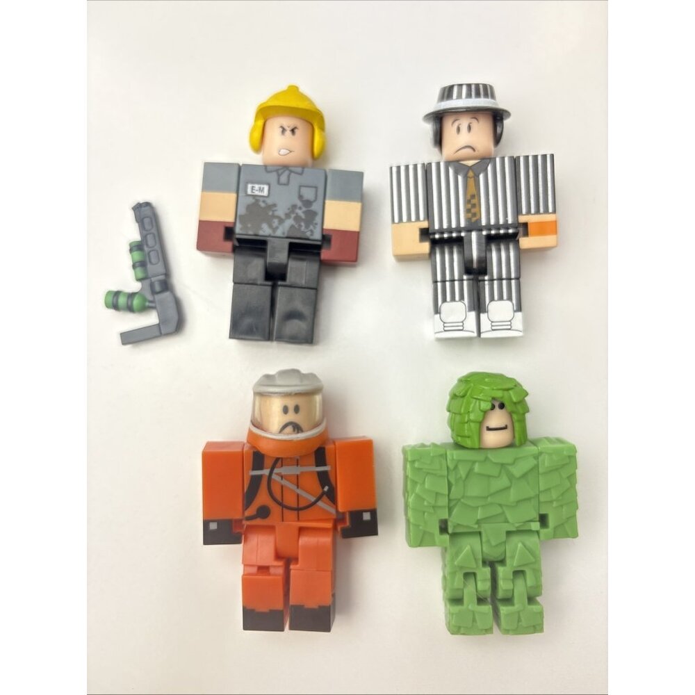 4 Jazwares ROBLOX Figures Pretend Crusher Apocalypse‎ Video Game Toy 3” NO CODES